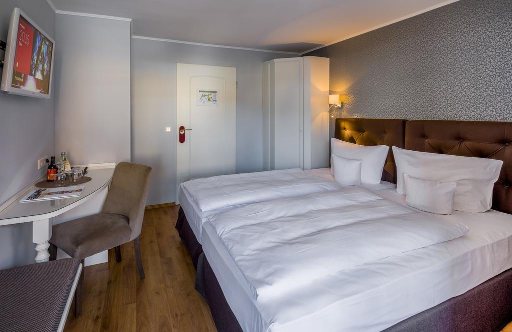 אלזנאו אין אונטרפראנקן Hotel Krone מראה חיצוני תמונה
